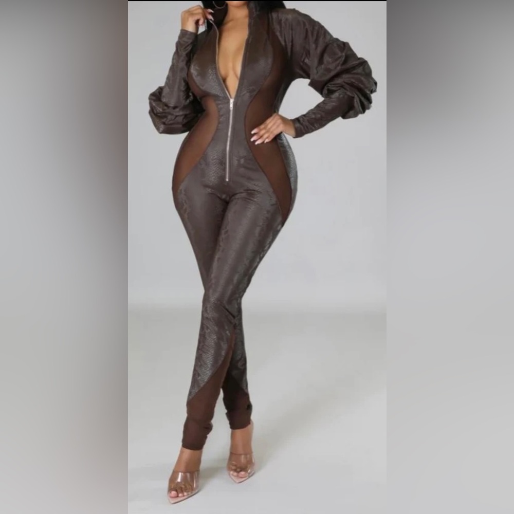 Sexy Brown Snakeskin Jumpsuit.Absolute Head Turner❤️💣